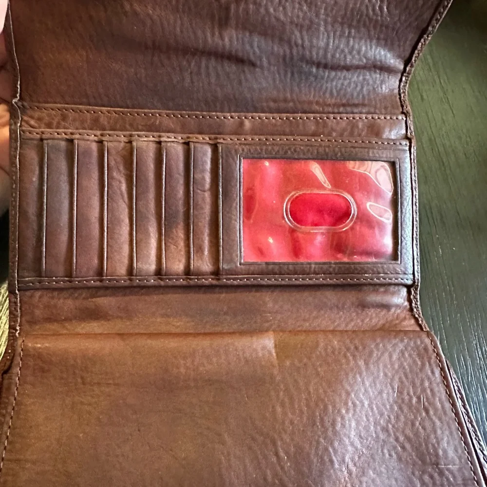 Dooney & Bourke Rich Brown Leather wallet - Picture 2 of 7